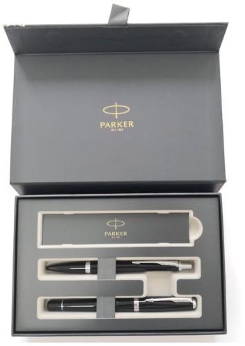 Przejdź do produktu Komplet Urban czarna laka CT pióro i długopis w etui, Parker