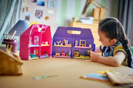 LEGO FRIENDS Kreat.walizka z domkiem 42697_11.jpg
