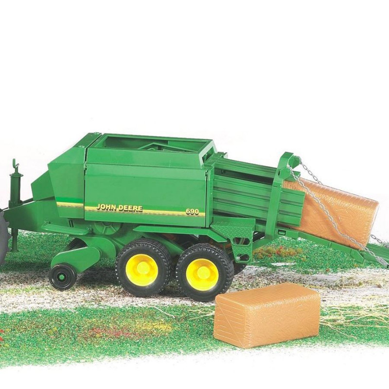 kostkujaca-prasa-john-deere-bruder-02017 (1).jpg